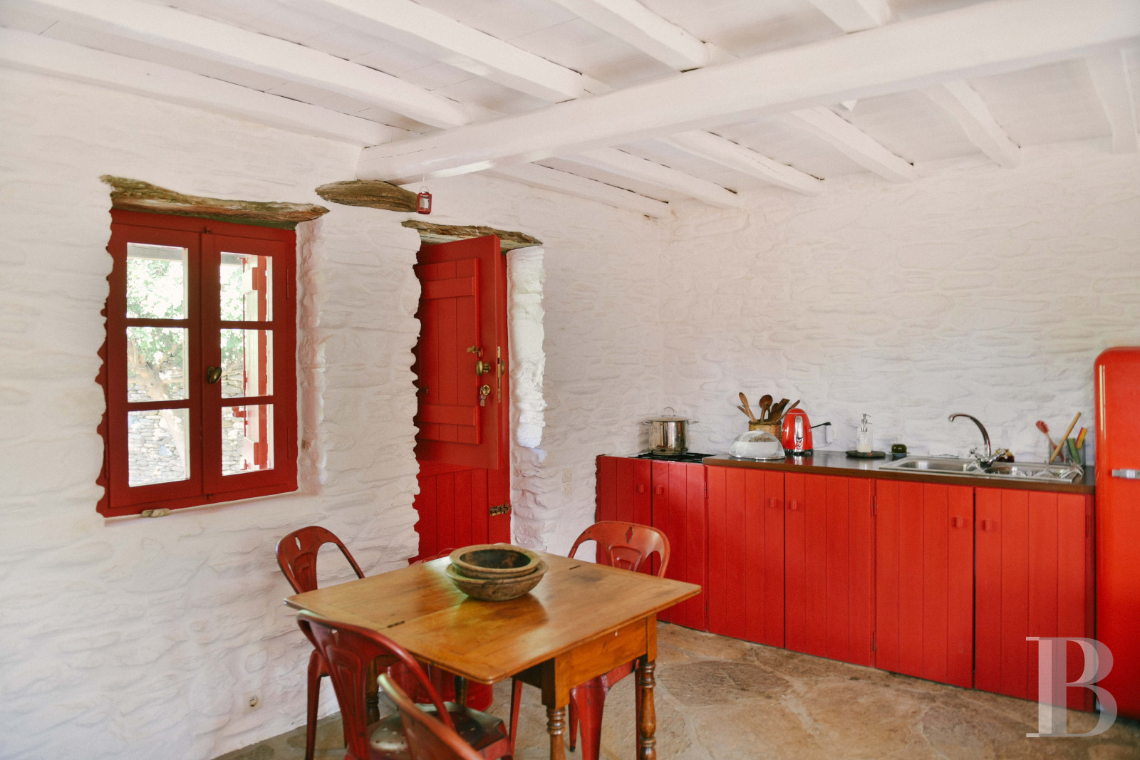Three former sheepfolds united by a beautiful spirit by the sea in Tinos, the Cyclades - photo  n°14